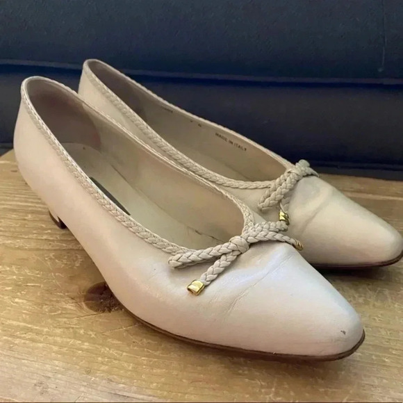 Bally Vintage Ivy Cream Point Toe Heels Shoes - Picture 2 of 12
